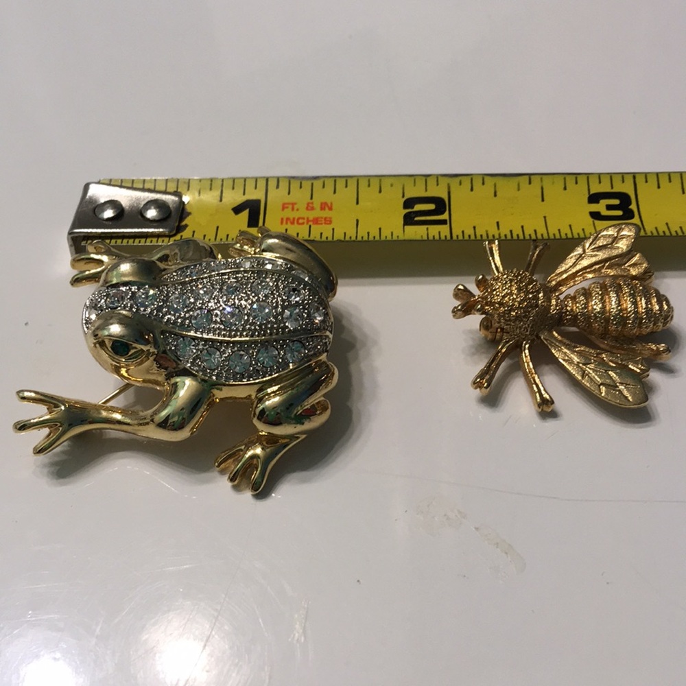 Rhinestone Frog & Bee brooch pin gold tones
